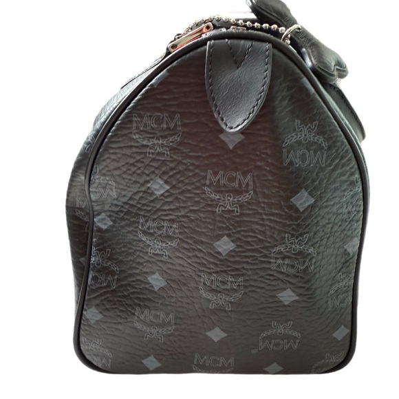 MCM VISETOS DOG BONE BOSTON LEATHER BAG - Picture 3 of 7